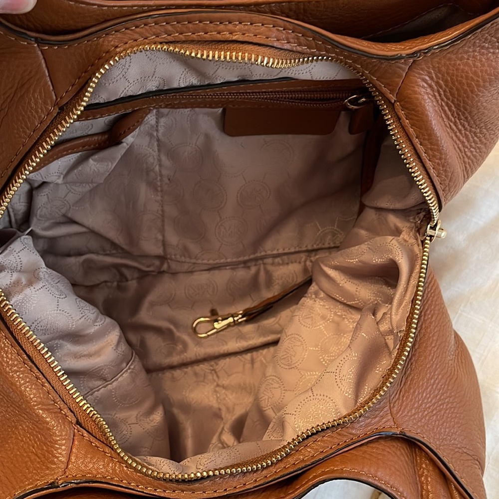 Michael Kors Handbag - Picture 6 of 9